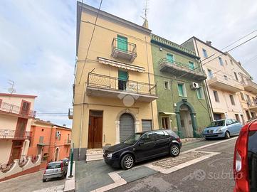 4 LOCALI A MONTENERO DI BISACCIA