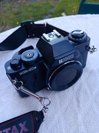 Fotocamera analogica Ricoh e obbiettivi