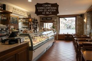 Bar gelateria con laboratorio 6R