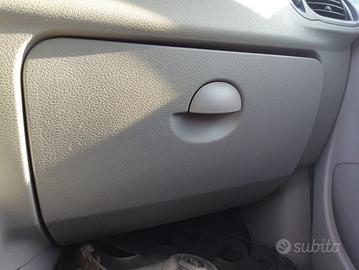 Cassetto portaoggetti RENAULT MODUS del 2005