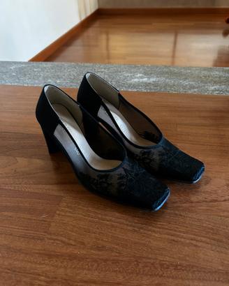 Tacchi con pizzo ricamato nere