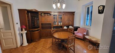 mobile soggiorno in legno massiccio con bar 