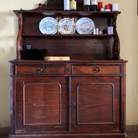 Credenza antica