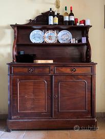 Credenza antica
