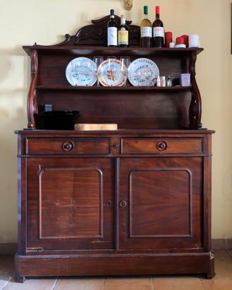 Credenza antica
