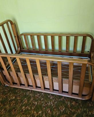 lettino in legno per bambini 