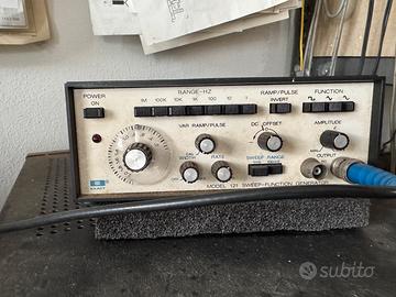 SWEEP-FUNCTION GENERATOR MODEL 121