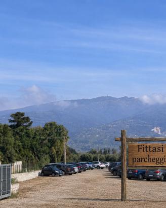 Parcheggio in zona Aeroporto di Lamezia terme