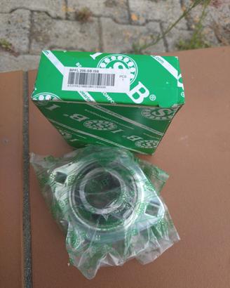 cuscinetti con flange 