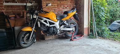 SV 650 0 DEL 2001