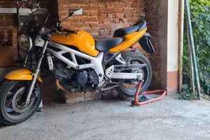 SV 650 0 DEL 2001