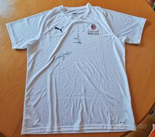 Maglietta Fondazione Milan autografata