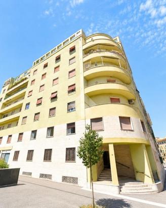 MONOLOCALE A ROMA