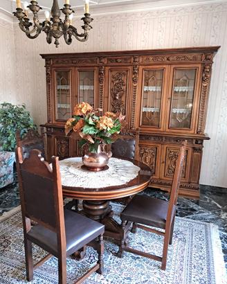 Elegante Sala da Pranzo Completa in Stile Classico