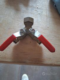 Rubinetto valvola ottone con due rubinetti
