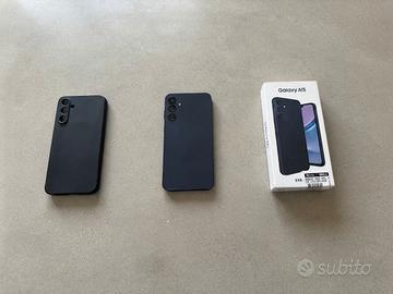 Samsung Galaxy A15 128GB nero, con cover.