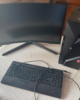 Pc fisso msi + schermo samsung + mouse e tastiera