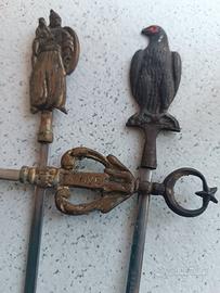 Set 3 spiedi vintage con figure in bronzo/ottone