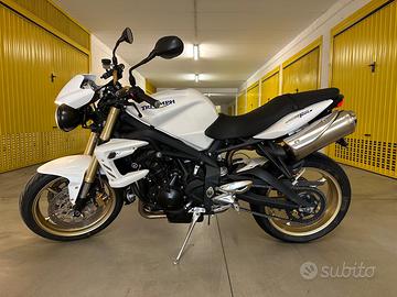 Triumph street triple 675