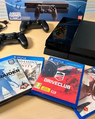 Playstation 4 500 Gb + 2 Joypad + 4 giochi