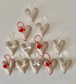 Set di 12 Cuori in Feltro Fatti a Mano