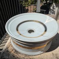 Antica sputacchiera decorata in oro