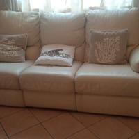 divano 3 posti in pelle