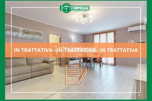 Appartamento al Primo Piano con Garage in Palazzin