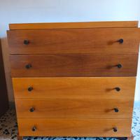 Cassettiera in legno 