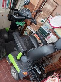 carrozzina a batteria per disabili 