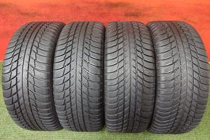 225 45 18 Gomme Invernali Bridgestone 225 45R18