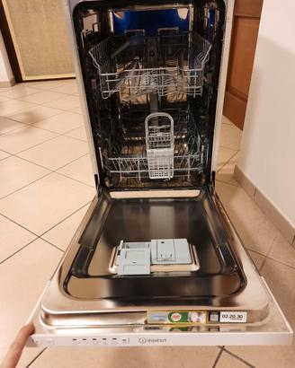 Lavastoviglie Indesit da incasso 45cm