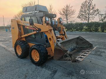 Mini Pala Case 440 con fresa e scopa