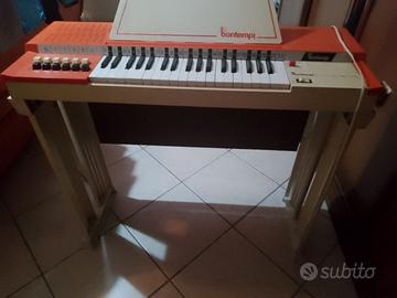 pianola  Bontempi vintage mod.109 con spartiti 