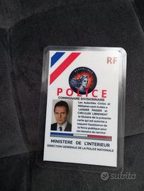 Prop Tesserino Brian Mills