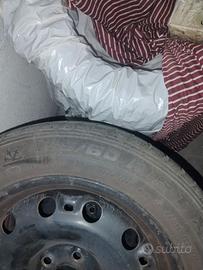 4 Cerchi in ferro 15 pollici + Gomme Invernali 185