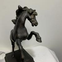 Scultura in bronzo cavallo