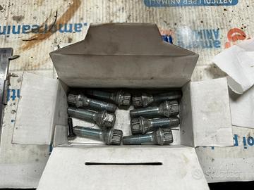 Bulloni M12x1.5 per distanziali