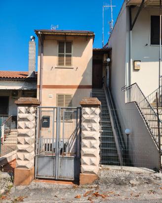 Casa indipendente su tre livelli