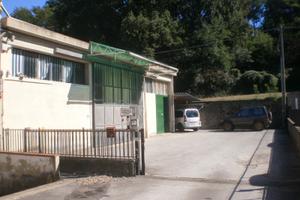 Fondo in zona artigianale