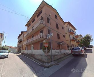 3 appartamenti con ingresso indipendente