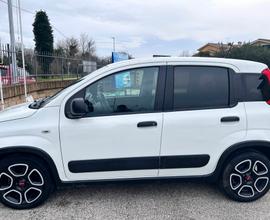 Fiat Panda 1.0 GSE S&S Hybrid Street Van 4 posti