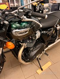 Moto Triumph Bonville T100