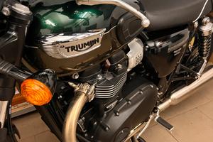 Moto Triumph Bonville T100