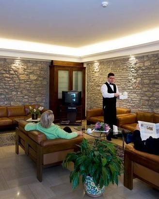 Immobile di 2270 m² con più di 5 locali a Assisi