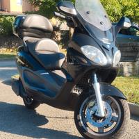 Piaggio X9 200 Evolution