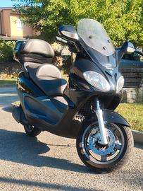 Piaggio X9 200 Evolution