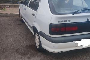RENAULT 19