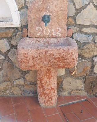 Fontana marmo rosso verona