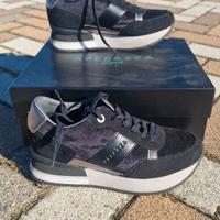 Scarpe Apepazza Sport nere con inserti lucidi